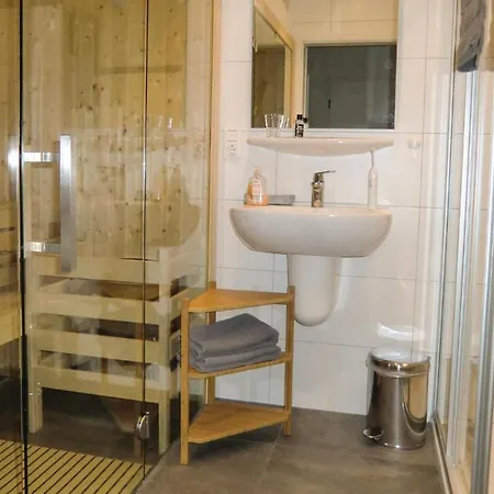 Beautiful In With Sauna, Wifi And Outdoor Swimming Pool Hébergement de vacances