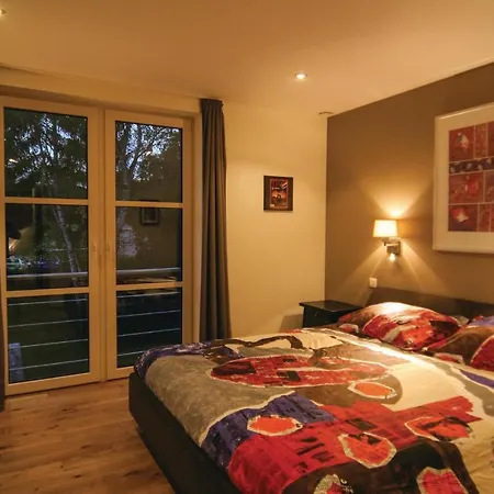 Hébergement de vacances Beautiful In With Sauna, Wifi And Outdoor Swimming Pool *